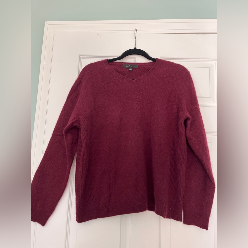 Marc Anthony. Cashmere v- neck pullover  wine  size XL